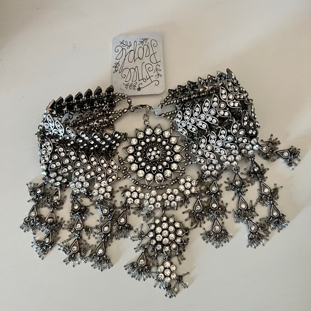 Free people elegant necklace